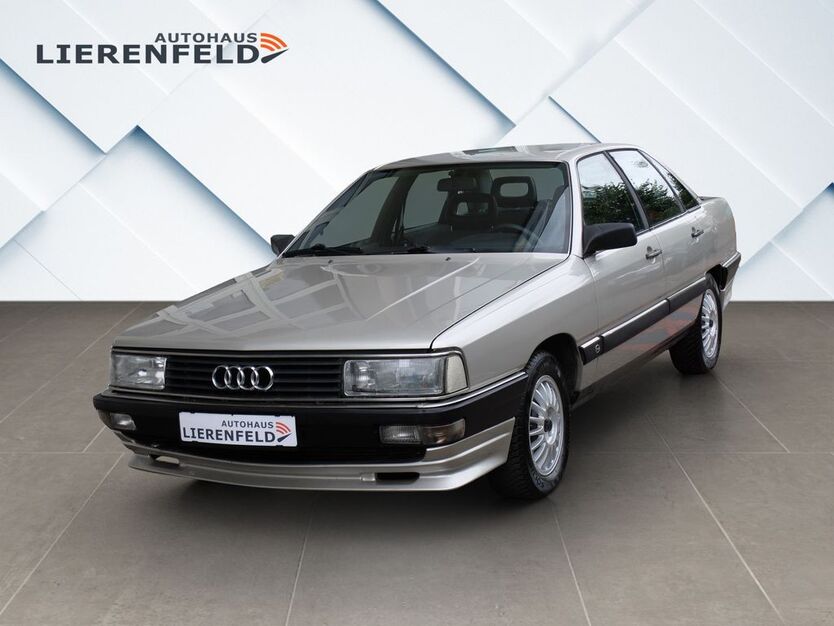 Audi 200 113.711 km 14.990 € Düsseldorf 40231