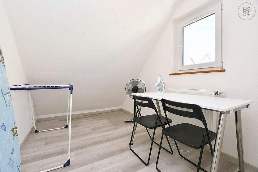 Voll möblierte Wohnung mit Stellplatz in Stuttgart Zuffenhausen nähe Porsche 2 zimmer