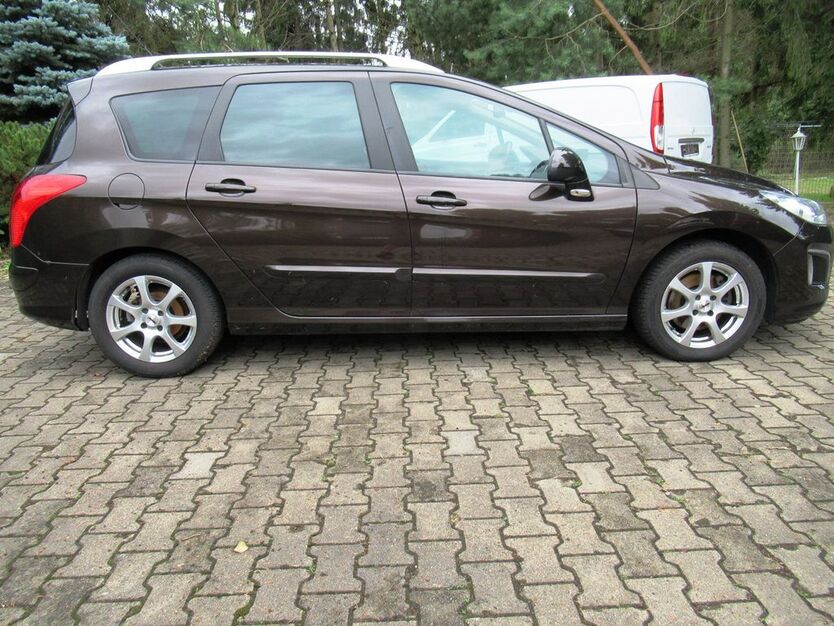 Peugeot 308 268.000 km 2.750 € Gröbern bei Meissen 01689