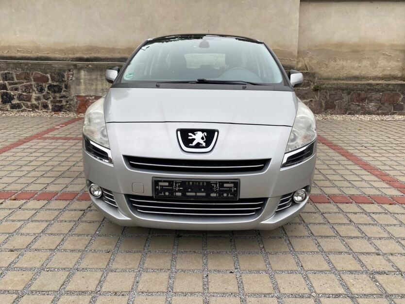Peugeot 5008 162.326 km 2.499 € Dresden 01187