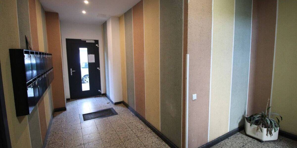Etagenwohnung Düsseldorf Oberbilk - 2 Zimmer, 62 m&sup2;, 868&euro; | Angebot:26583181