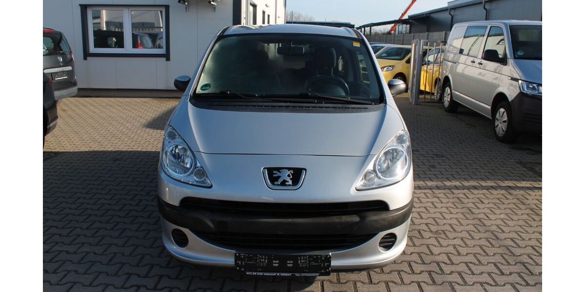 Peugeot 1007 108.457 km 2.650 &euro; Euskirchen 53879