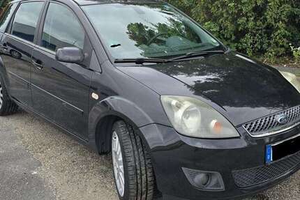 Ford Fiesta 275.630 km 1.000 € Regensburg 93053