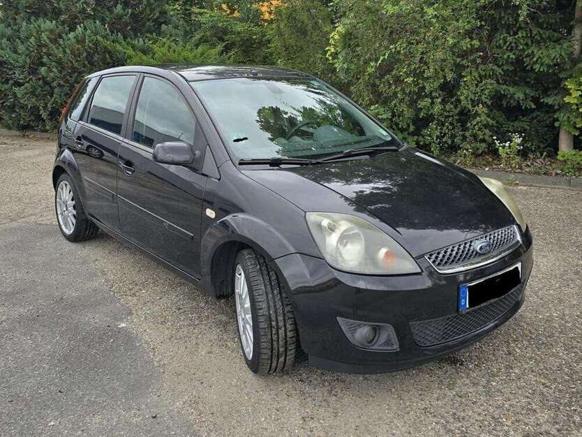 Ford Fiesta 275.630 km 1.000 € Regensburg 93053