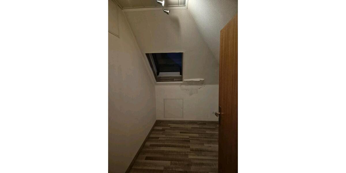 Dachgeschoßwohnung Lotte - 3 Zimmer, 70 m&sup2;, 800&euro; | Angebot:26034973