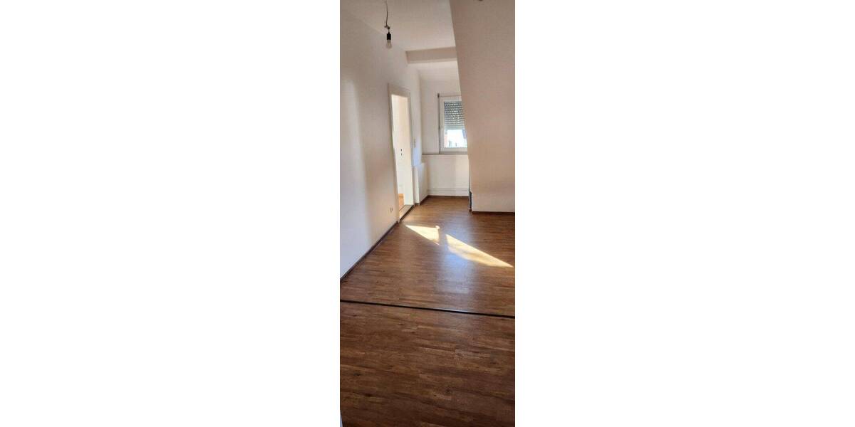 Etagenwohnung Erlangen Tennenlohe - 6 Zimmer, 125 m&sup2;, 1.250&euro; | Angebot:26871424