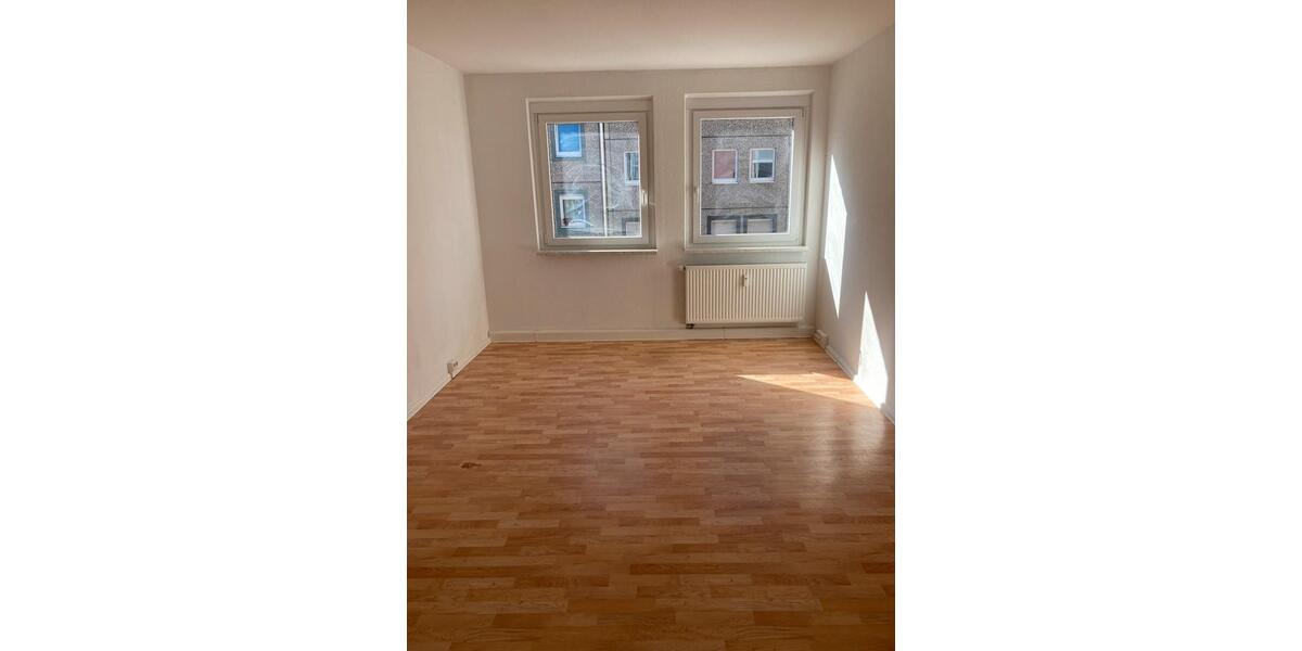 Etagenwohnung Gera - 2 Zimmer, 67 m&sup2;, 405&euro; | Angebot:26379716