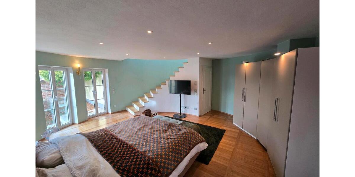 Villa Friedberg - 9 Zimmer, 350 m&sup2;, 8.750&euro; | Angebot:26383341