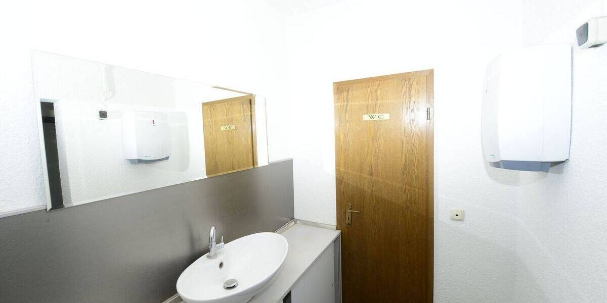 Gewerbeobjekt Höchberg - 2.000&euro; | Angebot:24546586