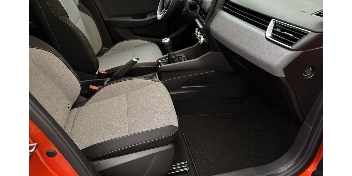 Renault Clio TCE Evolution *LED/Navi-App/Kamera/PDC/SHZG* 2.584 km 17.980 &euro; Bamberg 96052