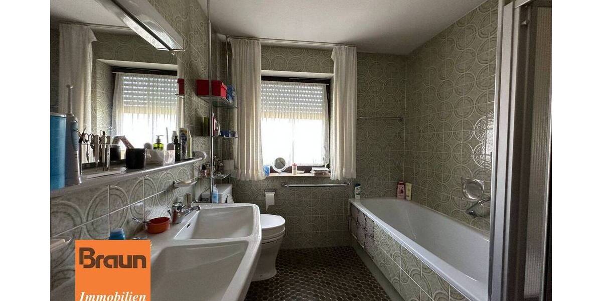 Mehrfamilienhaus, Wohnhaus Sankt Georgen im Schwarzwald Stadtgebiet - 5 Zimmer, 150 m&sup2;, 310.000&euro; | Angebot:26512820