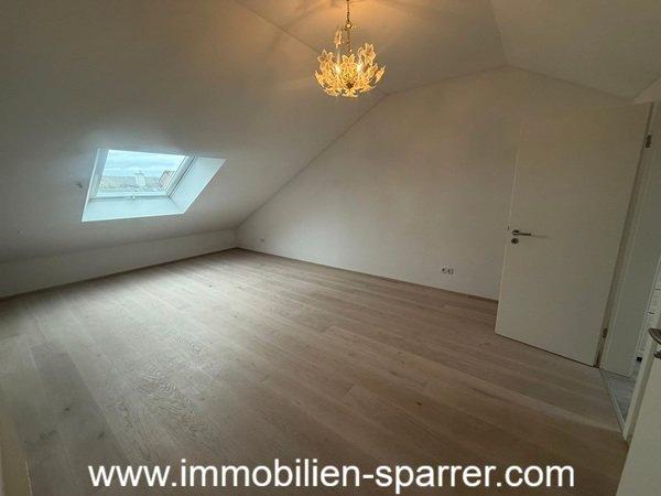 Reihenhaus Weiden in der Oberpfalz - 7 Zimmer, 148 m&sup2;, 2.000&euro; | Angebot:26089240