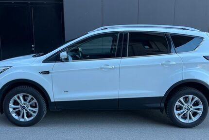 Ford Kuga 90.000 km 16.900 &euro; München 81673