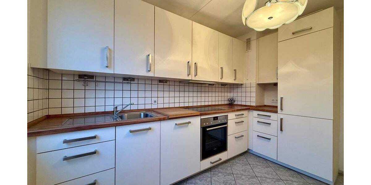 Bezugsfreie 5-Raum-Whg. mit Essbereich, Balkon, und EBK Henri-Dunant-Allee, Kronshagen 4 zimmer