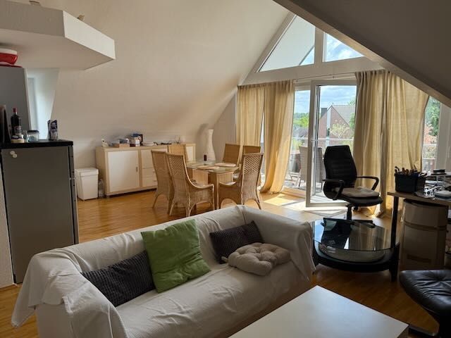 Provisionsfrei* Lage, Lage, Lage: möblierte 2-Z.-Wohnung mit Loggia & Weitblick in Meerbusch - 2- Meerbusch Lank-Latum | Angebot:27287410