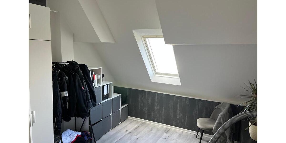 Dachgeschoßwohnung Sande - 3 Zimmer, 56 m&sup2;, 89.000&euro; | Angebot:26108132