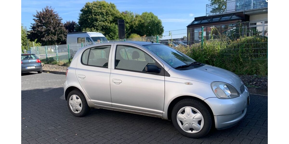 Toyota Yaris 109.000 km 4.000 € Werl 59457
