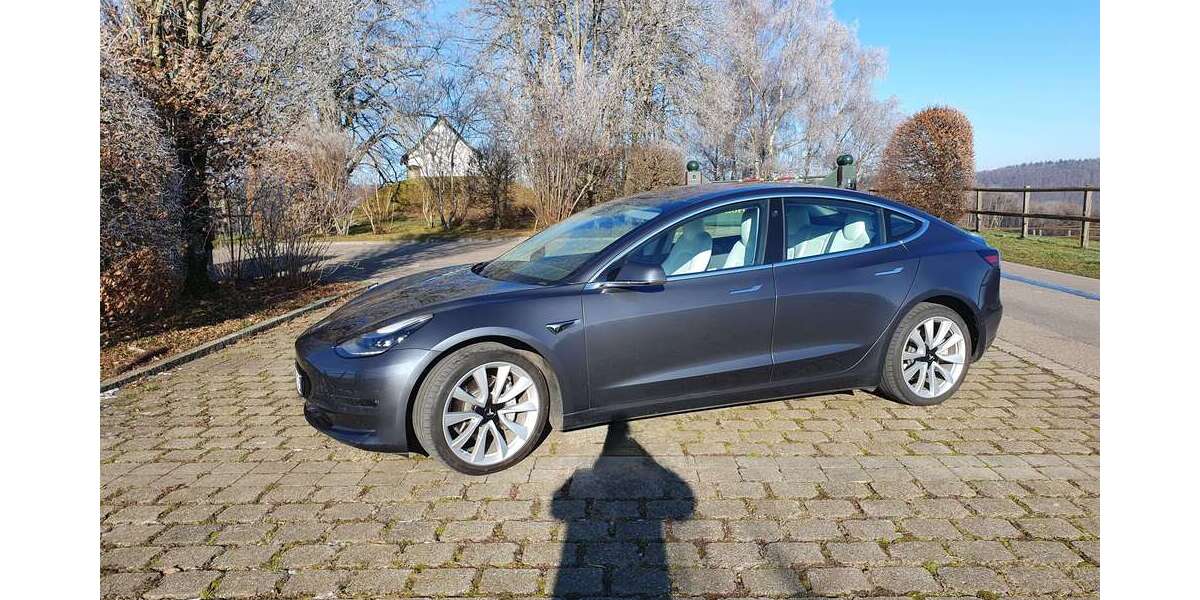 Tesla Model 3 50.000 km 25.500 &euro; Klettgau- Bühl 79771