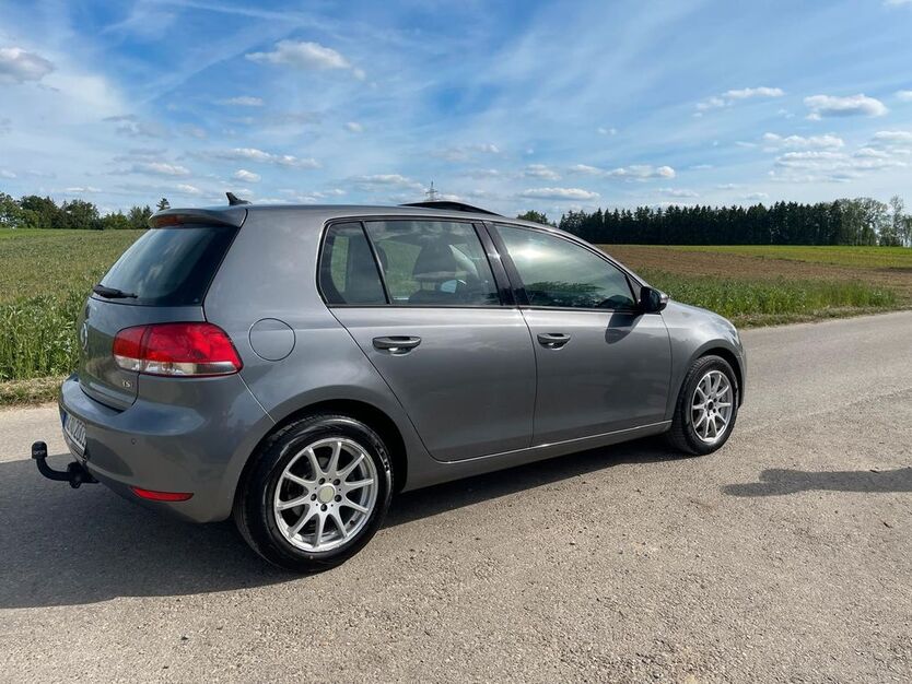 VW Golf 158.600 km 5.299 € Günzburg 89312