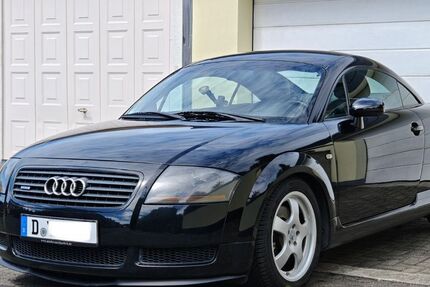 Audi TT 274.500 km 3.999 &euro; Düsseldorf 40221
