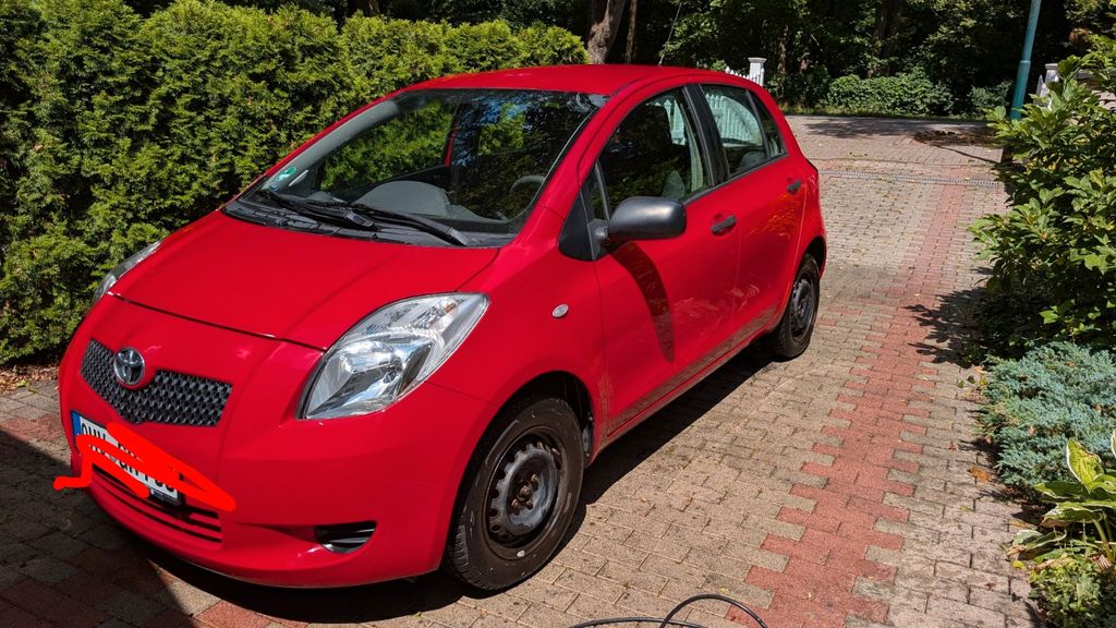 Toyota Yaris 114.000 km 2.999 &euro; Schildow 16552
