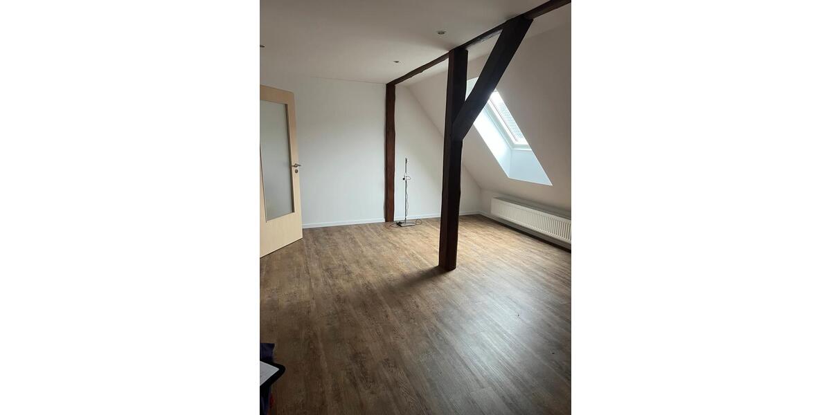 Etagenwohnung Blomberg - 4 Zimmer, 150 m&sup2;, 850&euro; | Angebot:25364972
