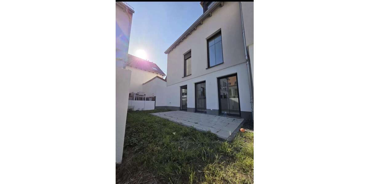 Haus zum Mieten in Idstein 2.000 € 145 m² 5 zimmer