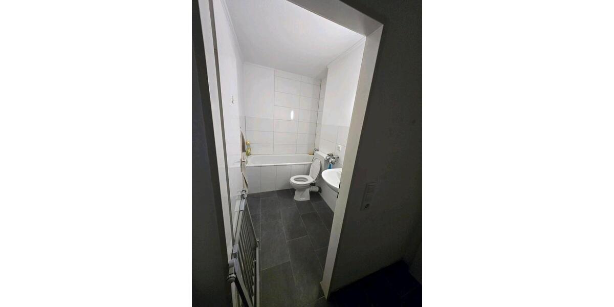 Etagenwohnung Neuss - 1 Zimmer, 1 m&sup2;, 700&euro; | Angebot:24983708