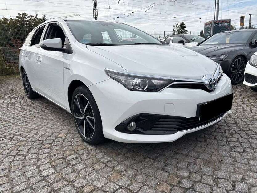 Toyota Auris 95.000 km 16.990 € Willmering 93497