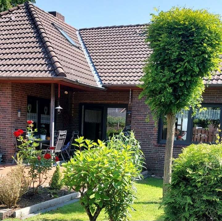 Haus zum Kaufen in Friedeburg 469.000 € 263.17 m²