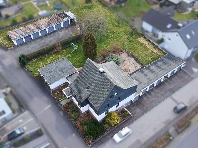 Haus zum Kaufen in Kreuztal 465.000 € 215 m²