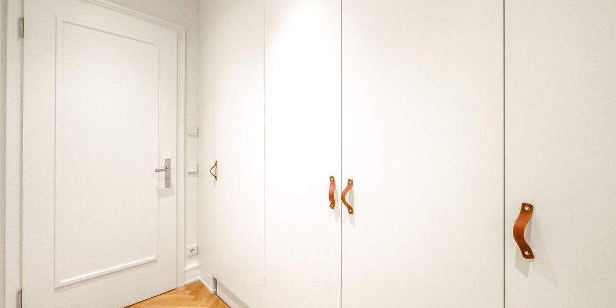 Etagenwohnung Düsseldorf Oberkassel - 2 Zimmer, 63 m&sup2;, 2.345&euro; | Angebot:25038069