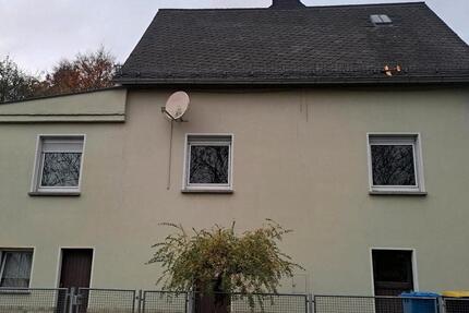 Biete Einfamilienhaus zum kauf an 8 zimmer