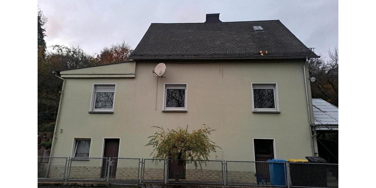 Biete Einfamilienhaus zum kauf an 8 zimmer
