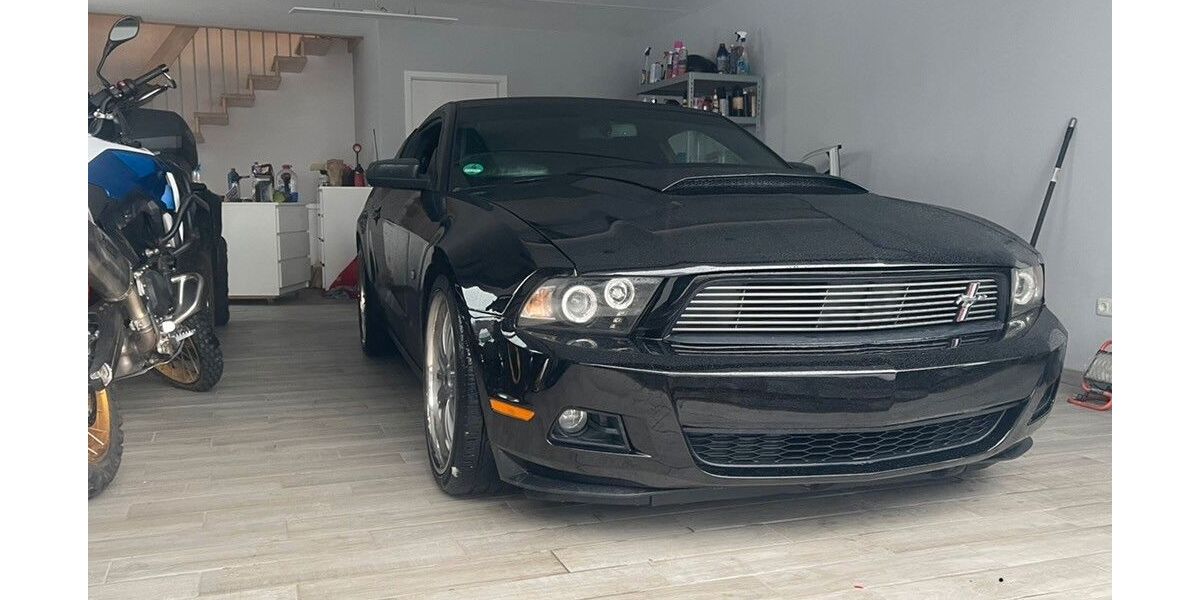 Ford Mustang 155.000 km 14.800 &euro; Güstrow 18273