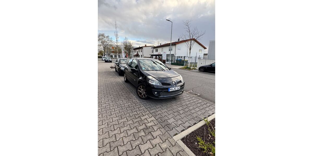 Renault Clio 220.000 km 750 &euro; Mannheim 68159