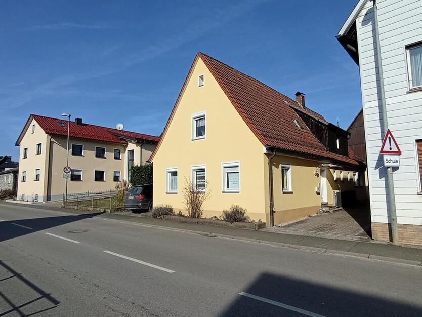 Attraktives Einfamilienhaus mit großzügigem Raumangebot und moder zimmer