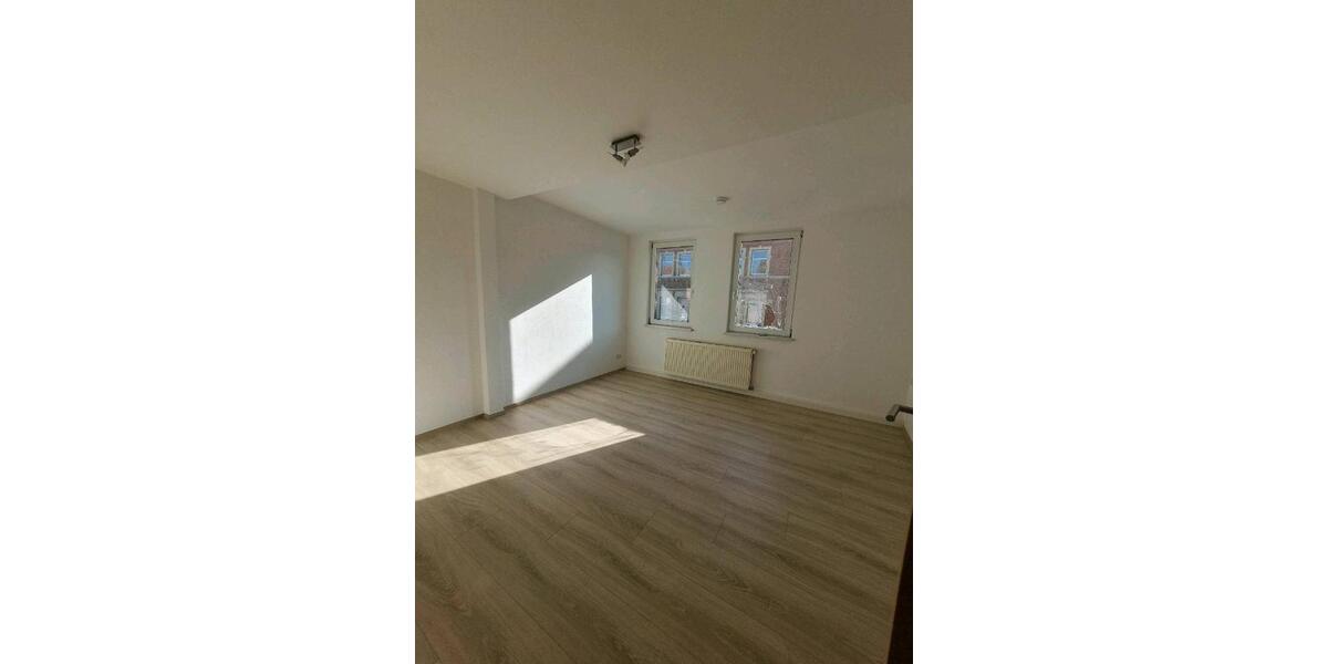 Etagenwohnung Pößneck - 5 Zimmer, 110 m&sup2;, 700&euro; | Angebot:26549030