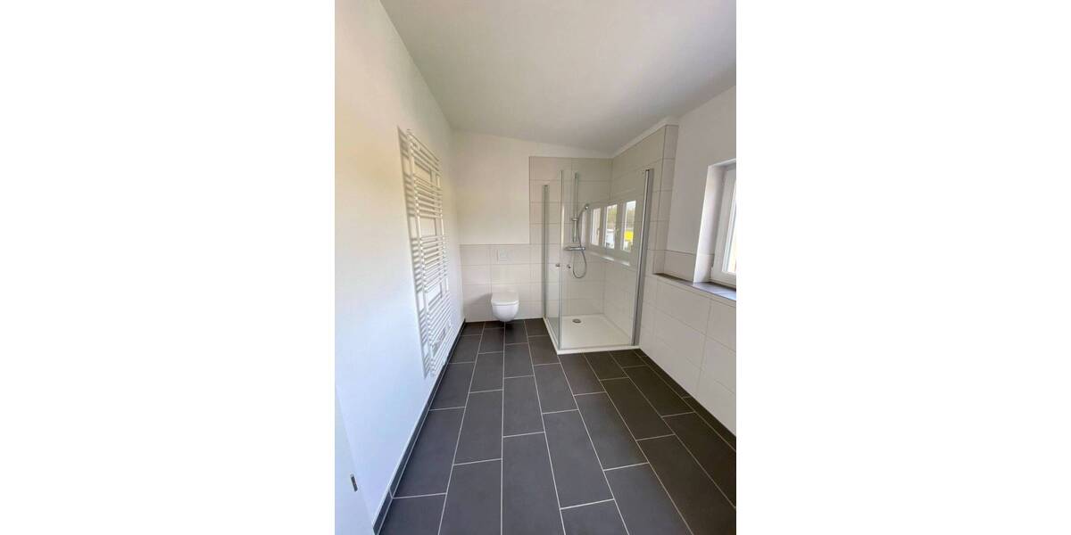 Einziehen und Wohlfühlen! Haushälfte mit Fußbodenheizung, Garage und Garten zu verkaufen! 4 zimmer