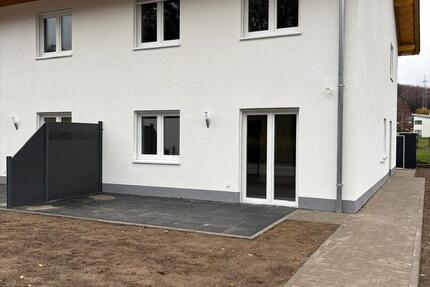 Haus Simbach am Inn - 4 Zimmer, 125 m&sup2;, 1.390&euro; | Angebot:24666961