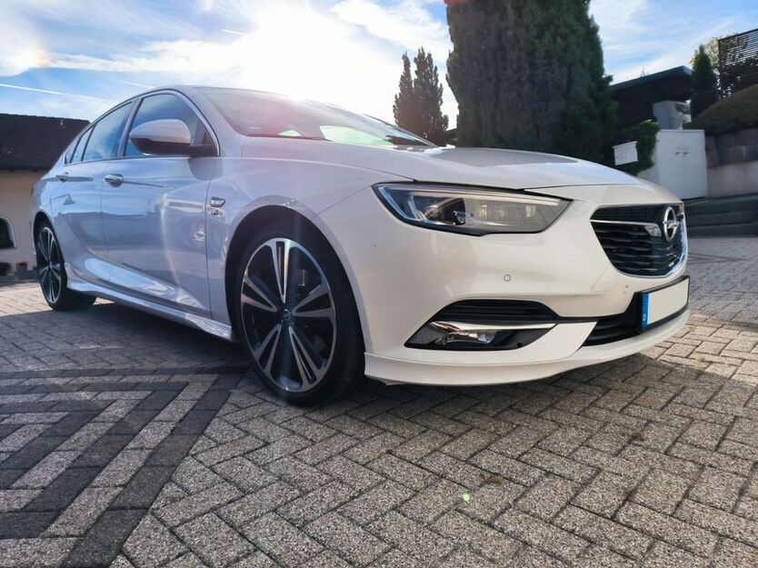 Opel Insignia 142.000 km 16.990 € Bad Orb 63619