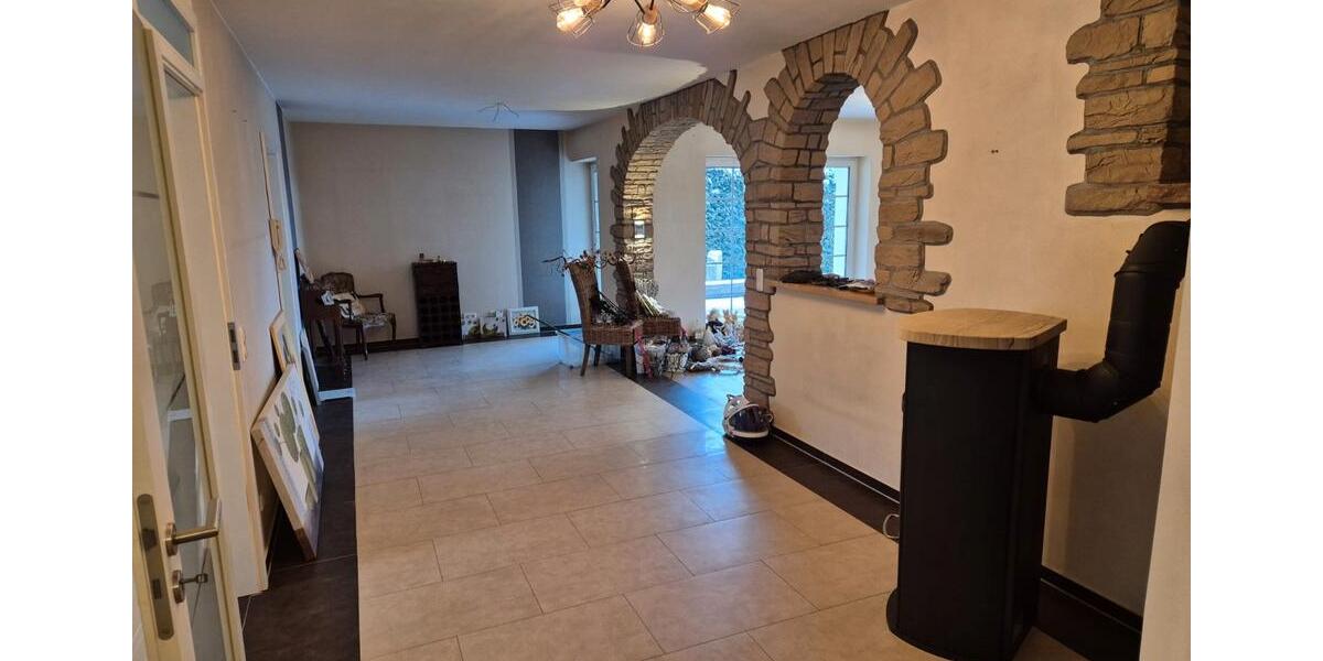 Einfamilienhaus Amöneburg - 8 Zimmer, 270 m&sup2;, 538.000&euro; | Angebot:26537877
