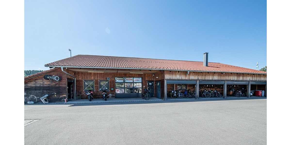 Vielseitige Werkstatt mit großzügiger Freifläche und Raum für Ideen - Gewerbeobjekt Eschlkam | Angebot:24787949