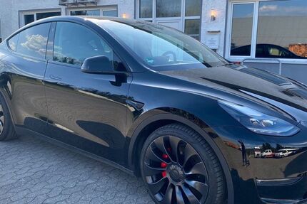 Tesla Model Y 61.300 km 34.900 &euro; Trebbin 14959