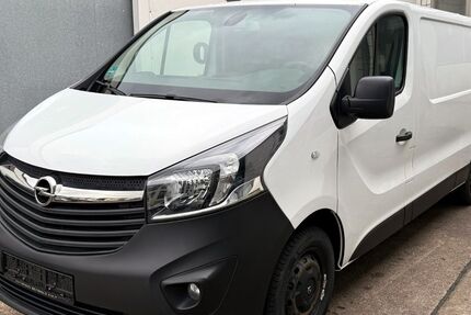Opel Vivaro 151.000 km 10.990 &euro; Köln 51065