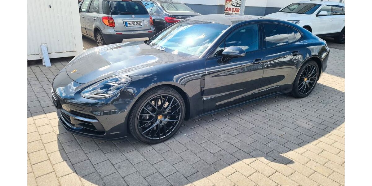 Porsche Panamera 71.000 km 67.990 € Heilbronn 74076