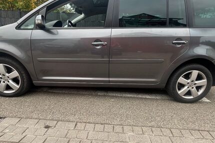VW Touran 130.000 km 6.299 € Stutensee 76297