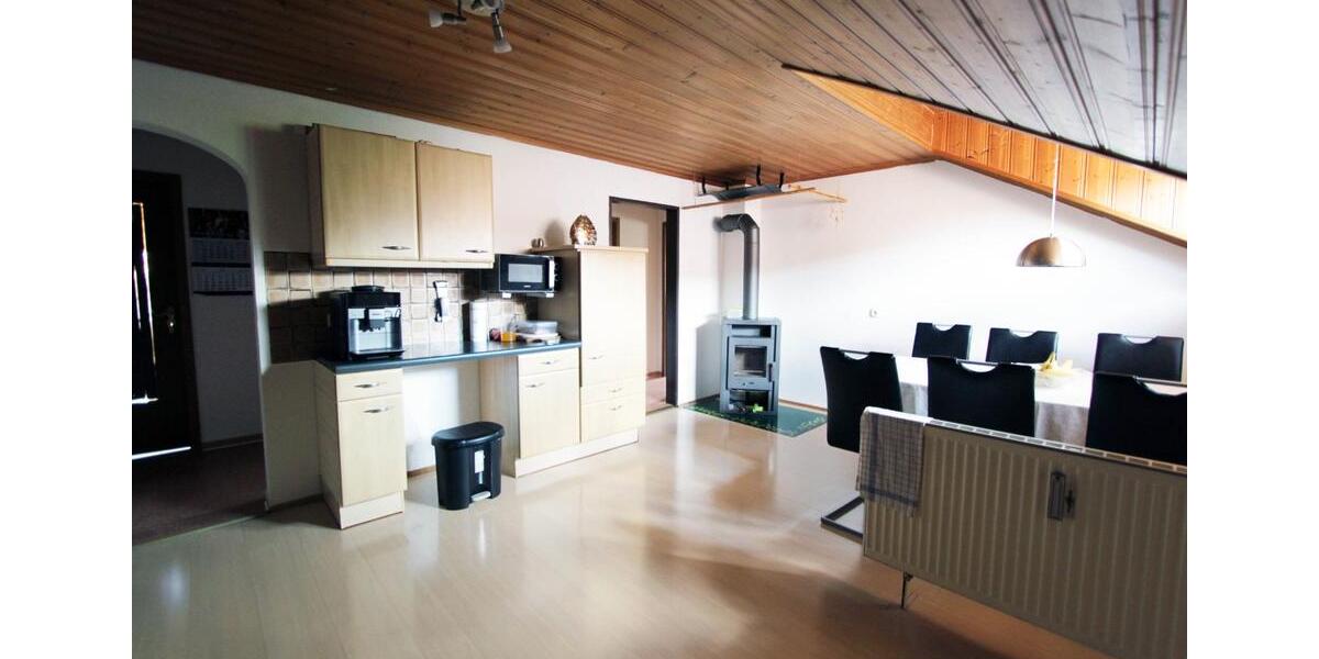 Dachgeschoßwohnung Hohenlinden - 3.5 Zimmer, 90 m&sup2;, 1.000&euro; | Angebot:26546183