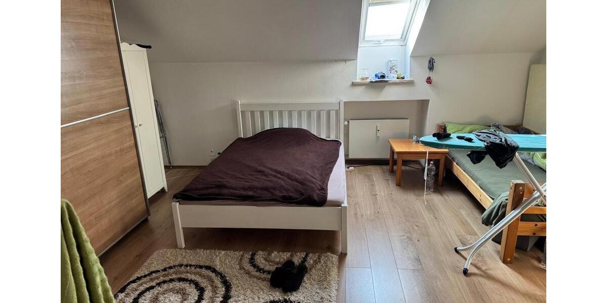 Dachgeschoßwohnung Wenzenbach - 3 Zimmer, 90 m&sup2;, 900&euro; | Angebot:25509692