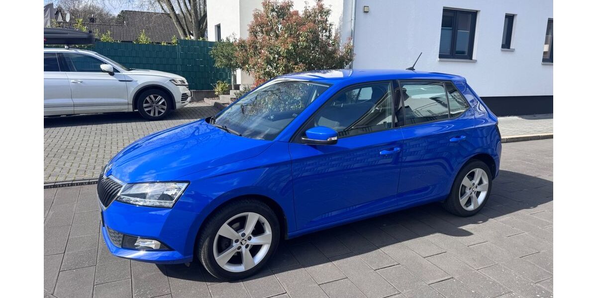 Skoda Fabia 85.500 km 9.500 &euro; Leichlingen 42799